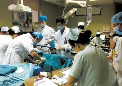 金博祝所有医护人员“中国医师节”快乐